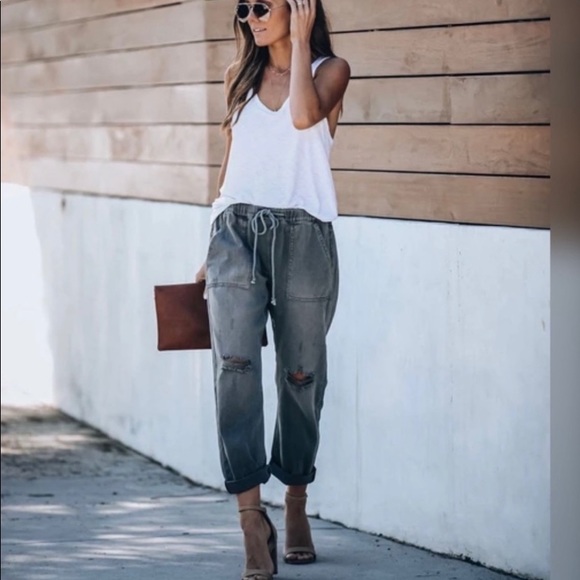 Vici Pants - Mustard Seed non distressed jeans